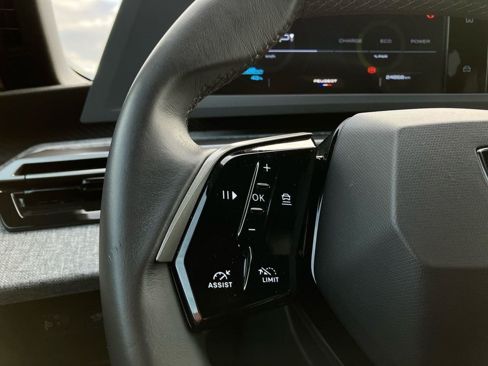Peugeot e-5008 77 Allure 7prs 5d