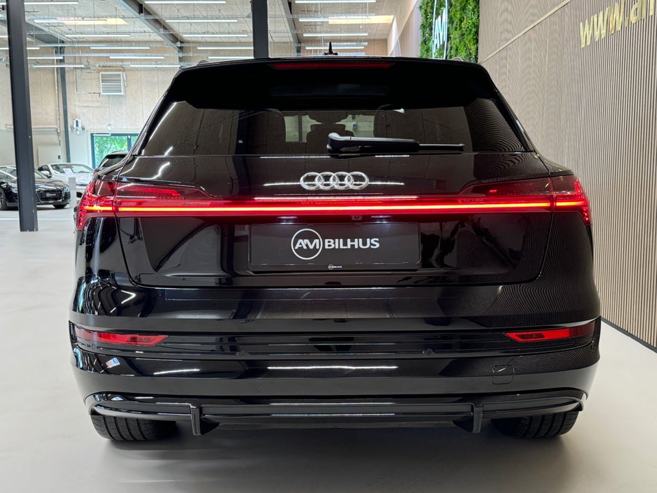 Audi e-tron 55 S-line quattro 5d