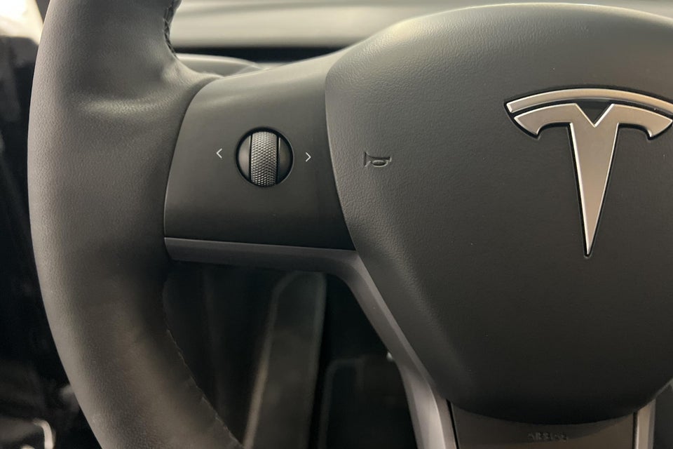 Tesla Model Y Long Range AWD 5d