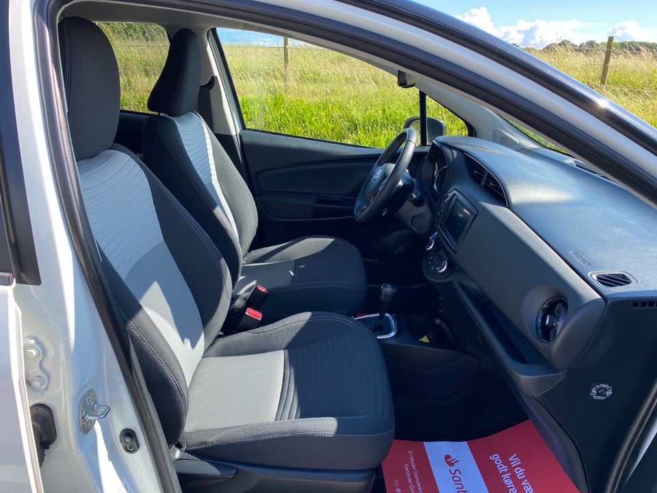 Toyota Yaris 1,5 Hybrid H3 Premium e-CVT 5d