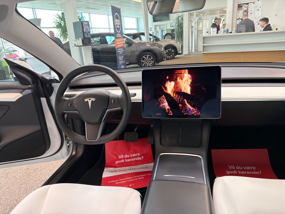 Tesla Model 3 RWD 4d