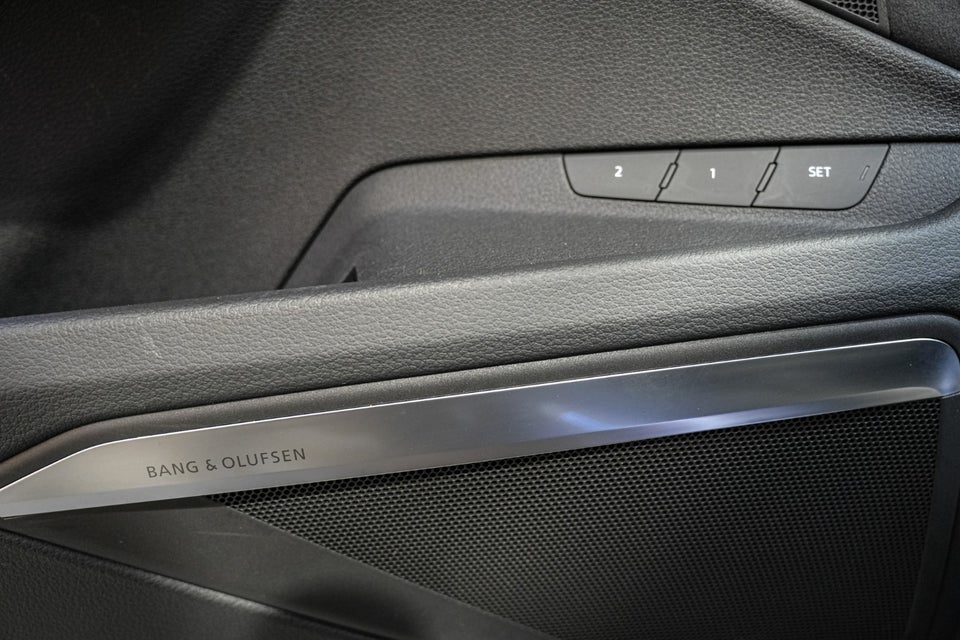Audi Q8 e-tron 55 S-line quattro 5d