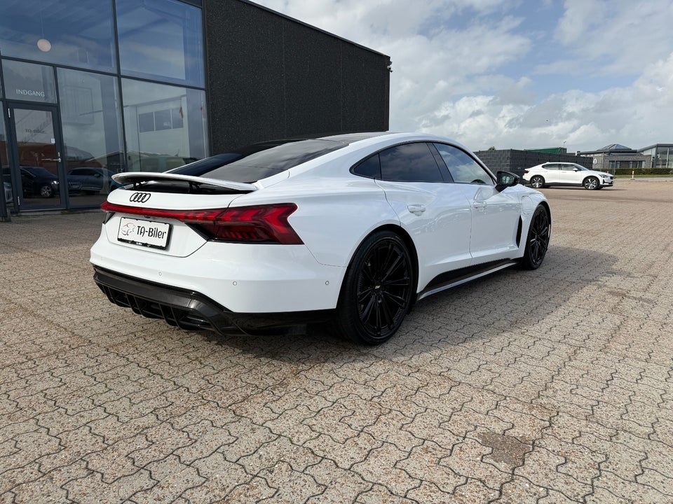 Audi RS e-tron GT quattro 4d