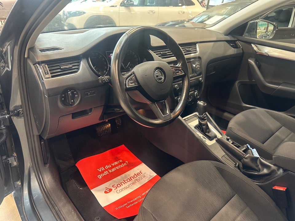 Skoda Octavia 1,6 TDi 110 Style Combi DSG 5d