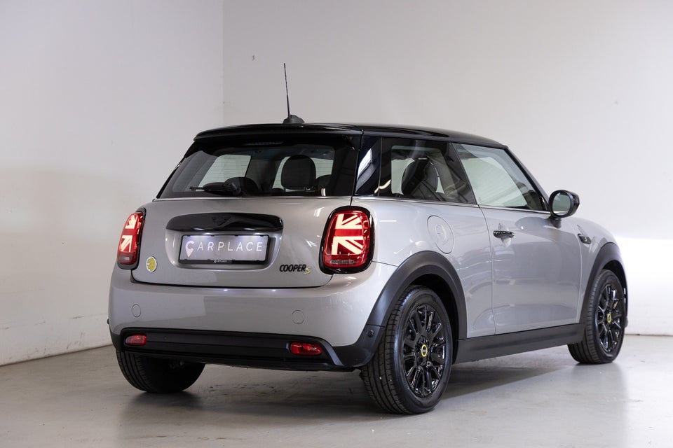 MINI Cooper SE Essential 3d