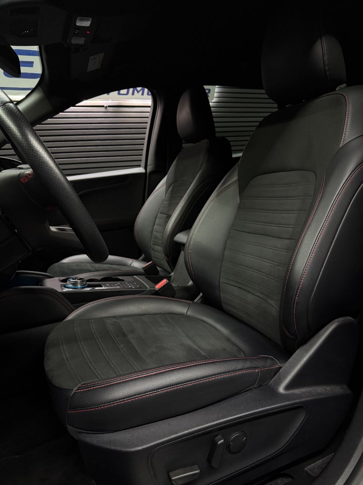 Ford Kuga 2,5 HEV ST-Line X CVT 5d