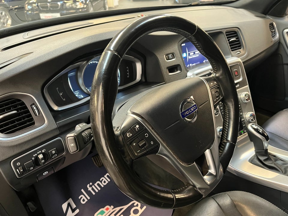 Volvo V60 2,0 D4 190 Summum aut. 5d