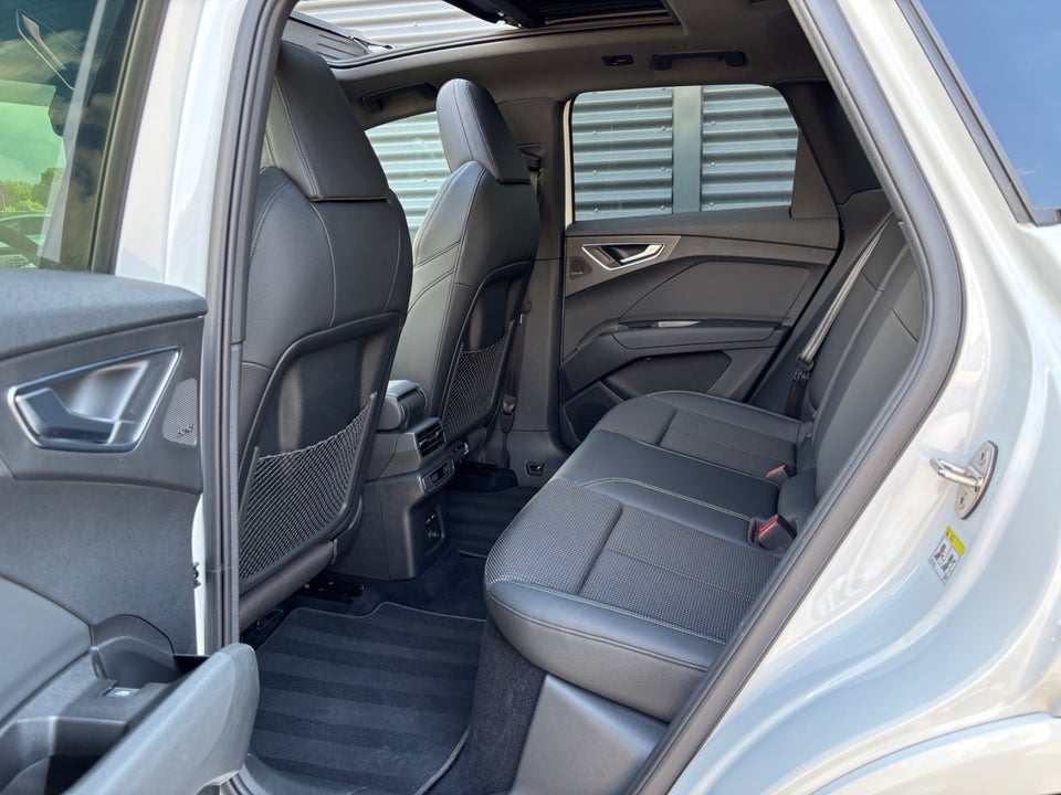 Audi Q4 e-tron 40 S-line 5d