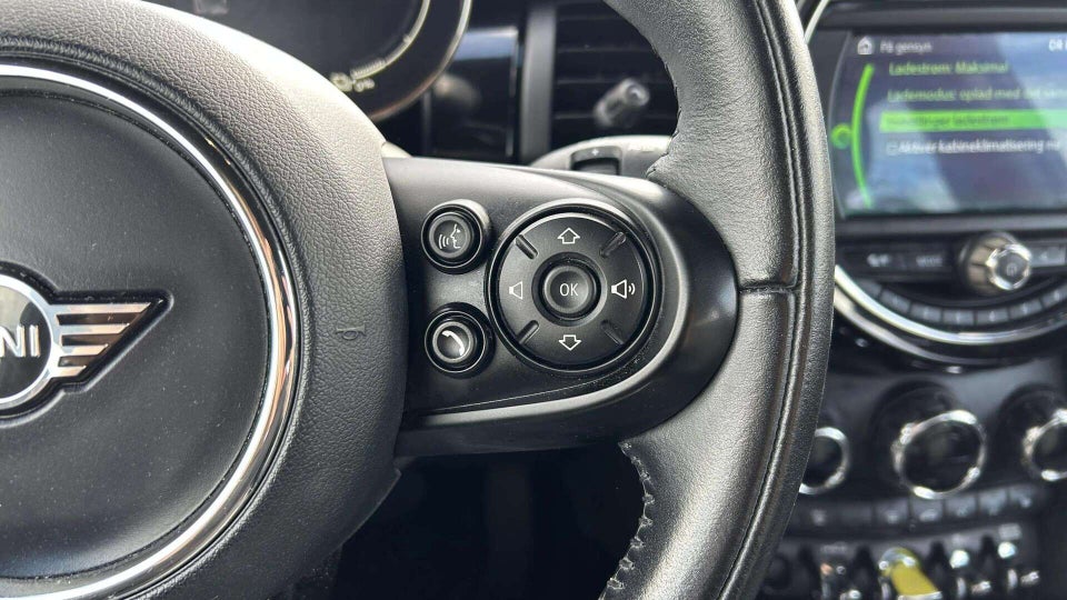 MINI Cooper SE Classic Trim 3d