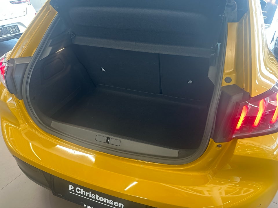 Peugeot e-208 50 GT Pack 5d