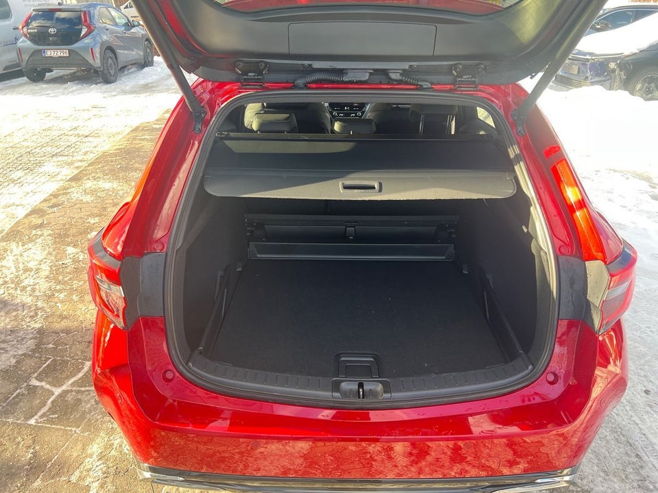 Toyota Corolla 1,8 Hybrid Style Touring Sports e-CVT 5d