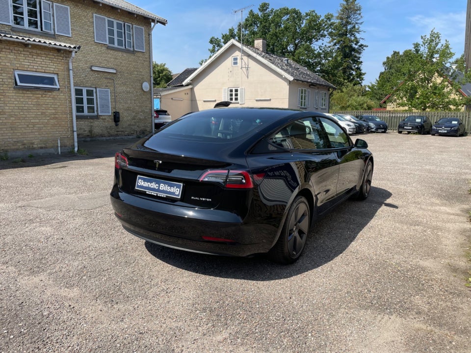 Tesla Model 3 Long Range AWD 4d