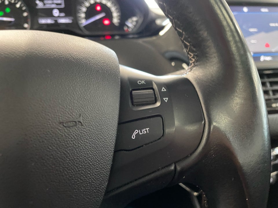 Peugeot 208 1,5 BlueHDi 100 Allure Sky 5d