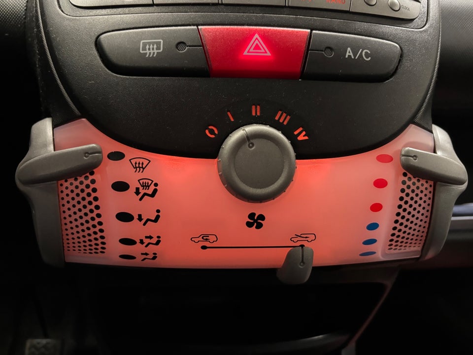 Peugeot 107 1,0 Champion Air 5d