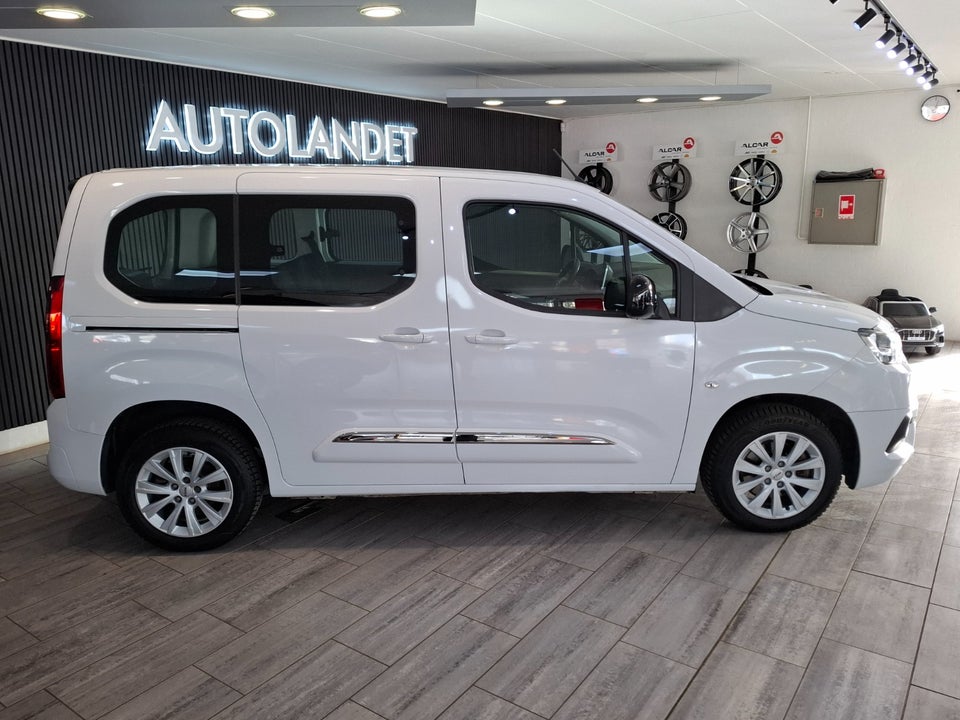 Toyota ProAce City Verso 50 Medium Family 5d