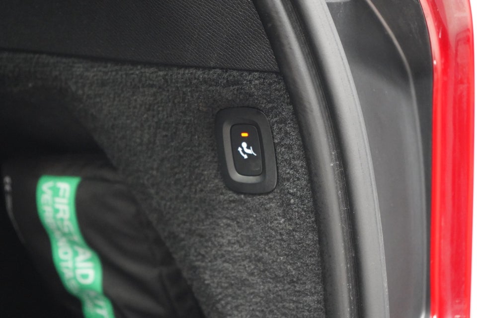 Volvo XC90 2,0 T8 ReCharge R-Design aut. AWD 7prs 5d