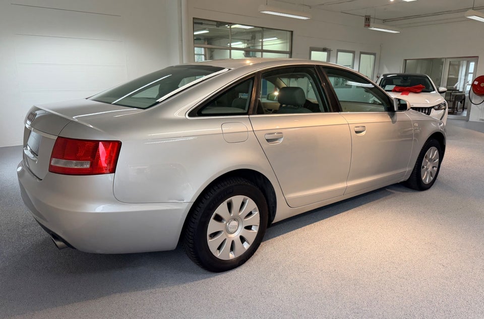 Audi A6 2,4 V6 4d