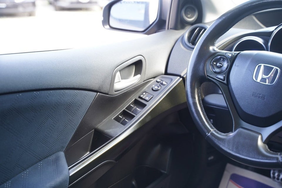 Honda Civic 1,8 i-VTEC Sport 5d