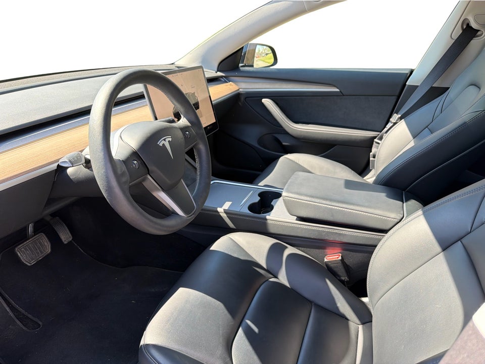 Tesla Model 3 Standard Range+ RWD 4d