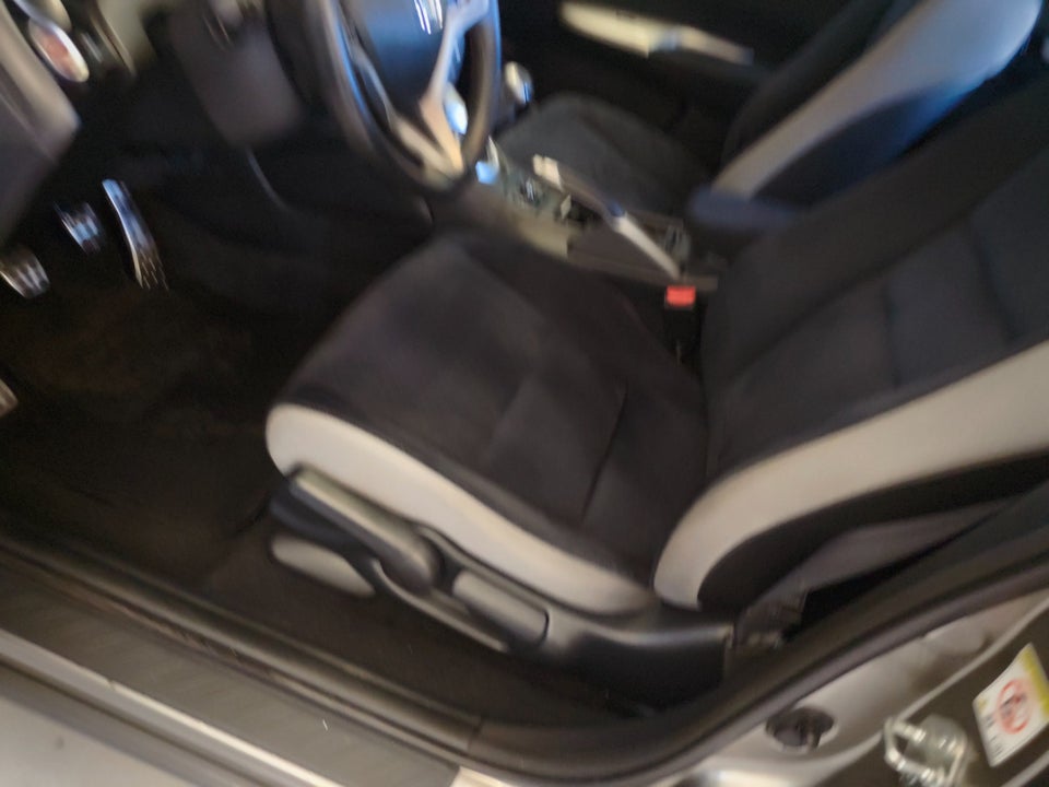 Honda Civic 1,8 Sport 5d