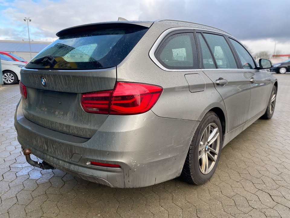 BMW 320d 2,0 Touring aut. 5d