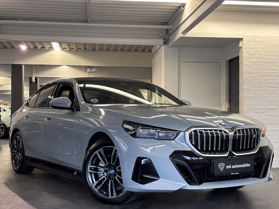 BMW i5 xDrive40 M-Sport 4d