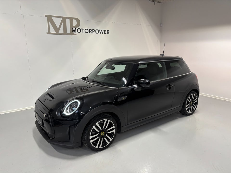 MINI Cooper SE Essential 3d