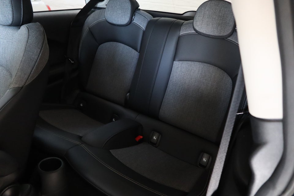 MINI Cooper SE Classic Trim 3d