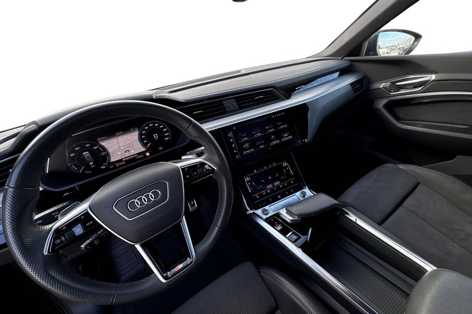 Audi Q8 e-tron 55 S-line quattro 5d