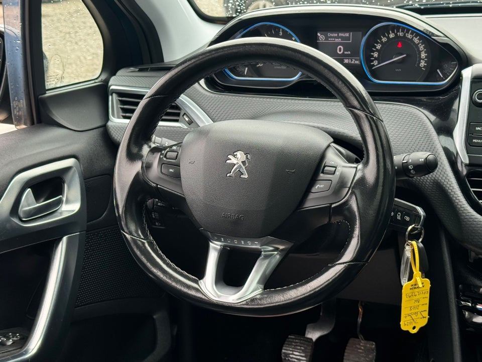 Peugeot 2008 1,6 BlueHDi 100 Allure Sky 5d