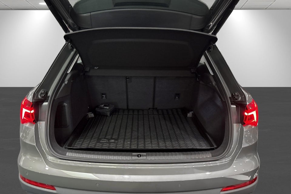 Audi Q3 45 TFSi e Attitude plus S-tr. 5d