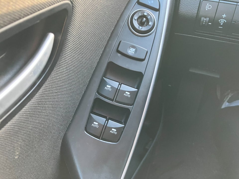 Hyundai i30 1,6 CRDi 110 Comfort CW Eco 5d