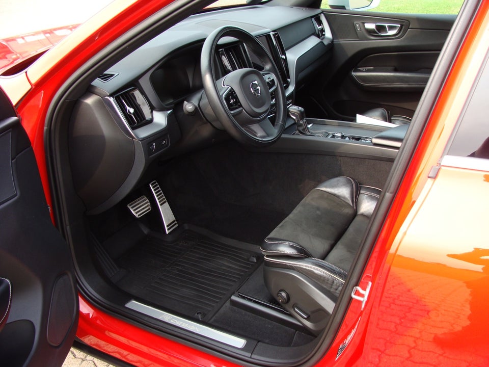 Volvo XC60 2,0 D4 190 R-Design aut. AWD 5d