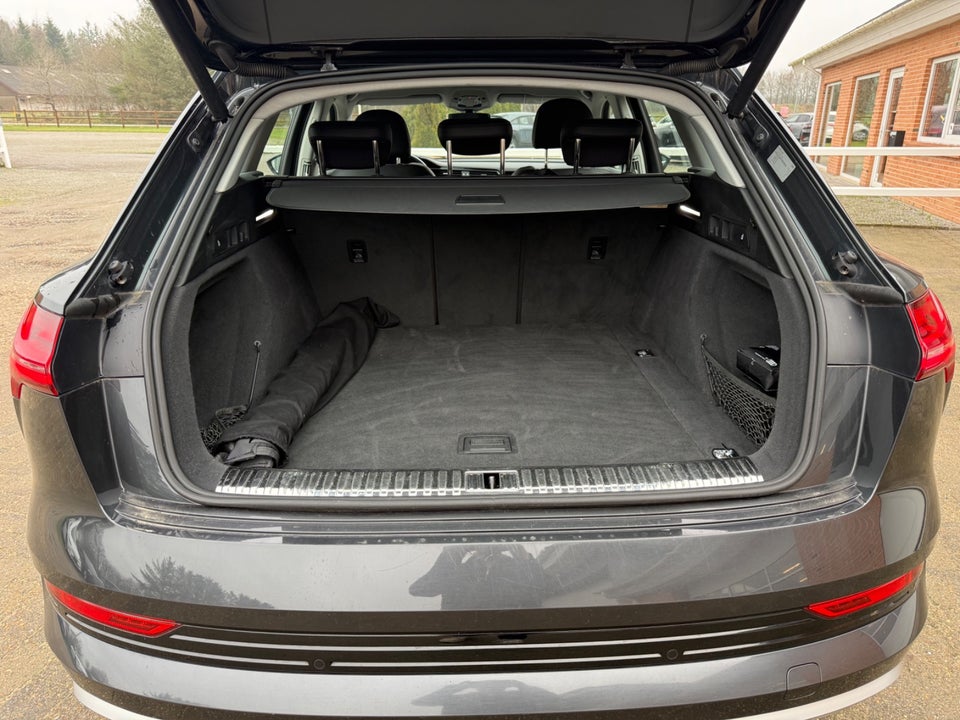 Audi e-tron 55 quattro 5d