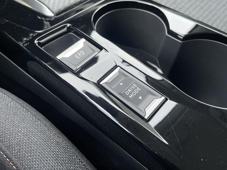 Peugeot e-208 50 Style 5d
