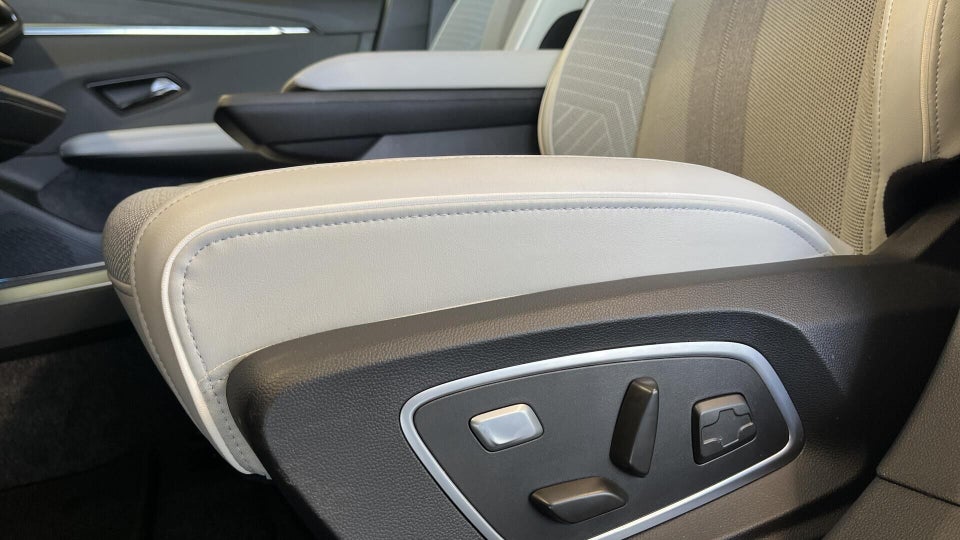 Renault Scenic E-Tech 87 Iconic 5d