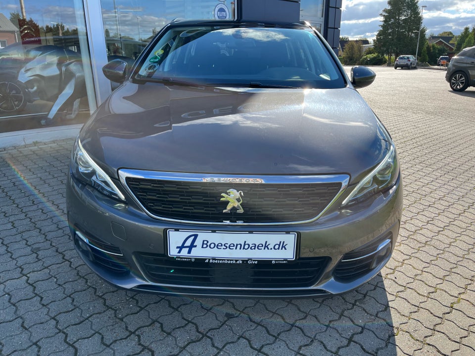 Peugeot 308 1,5 BlueHDi 130 Selection Sky SW EAT8 5d