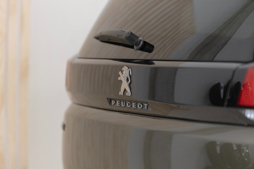 Peugeot 5008 1,5 BlueHDi 130 Allure 7prs 5d