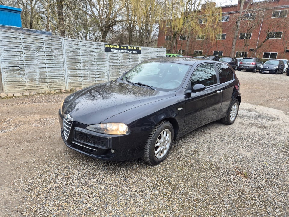 Alfa Romeo 147 1,6 Super 3d