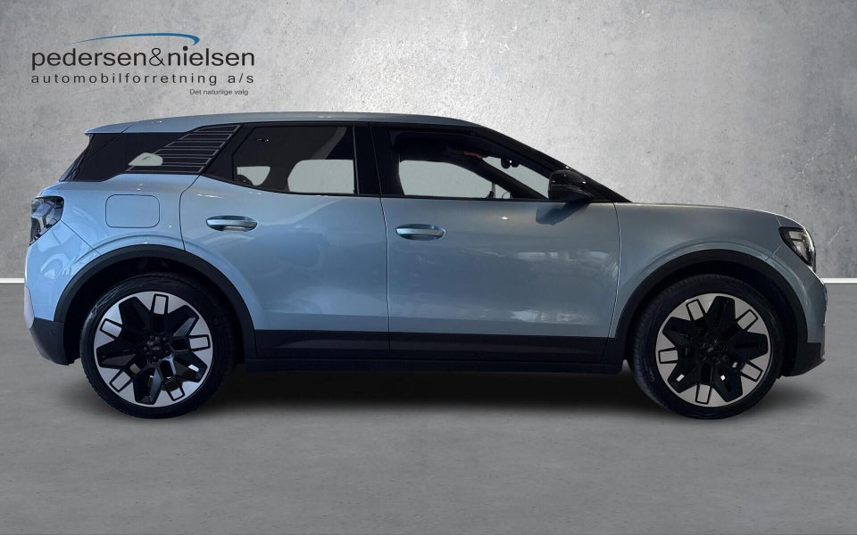 Ford Explorer 77 Premium Extended Range 5d