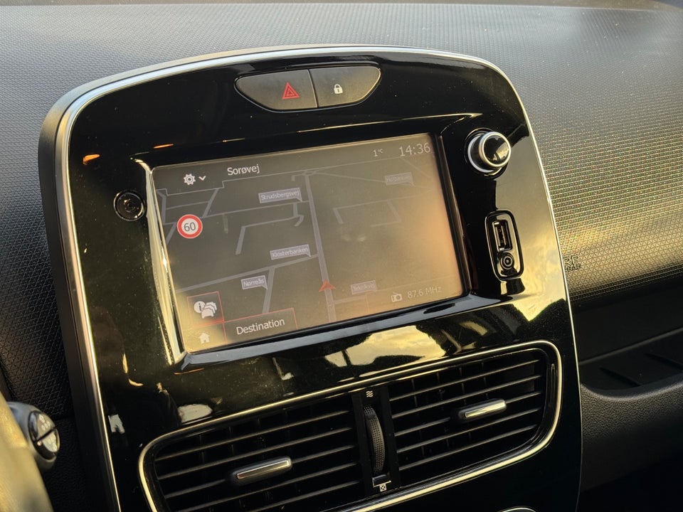 Renault Clio IV 1,5 dCi 90 Zen Sport Tourer 5d