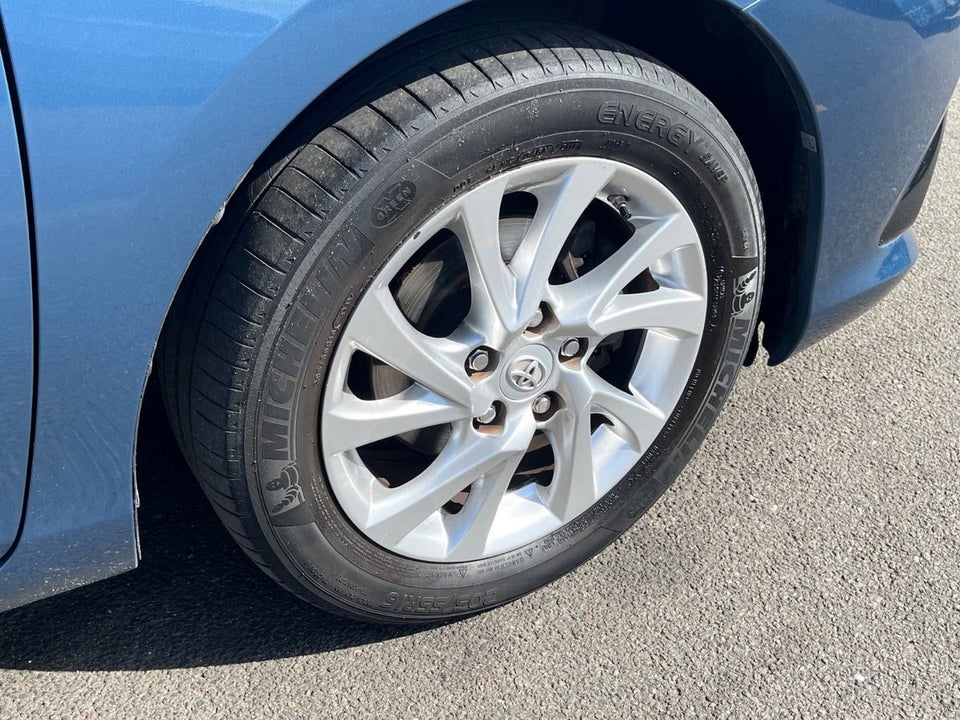 Toyota Auris 1,8 Hybrid H2 Comfort CVT 5d