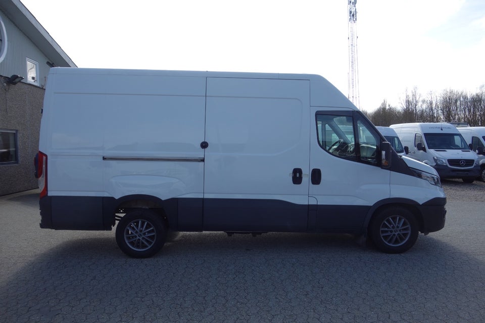 Iveco Daily 3,0 35S18 12m³ Van AG8