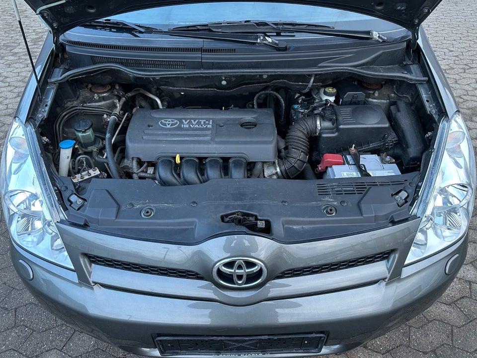 Toyota Corolla Verso 1,8 Sol 7prs 5d