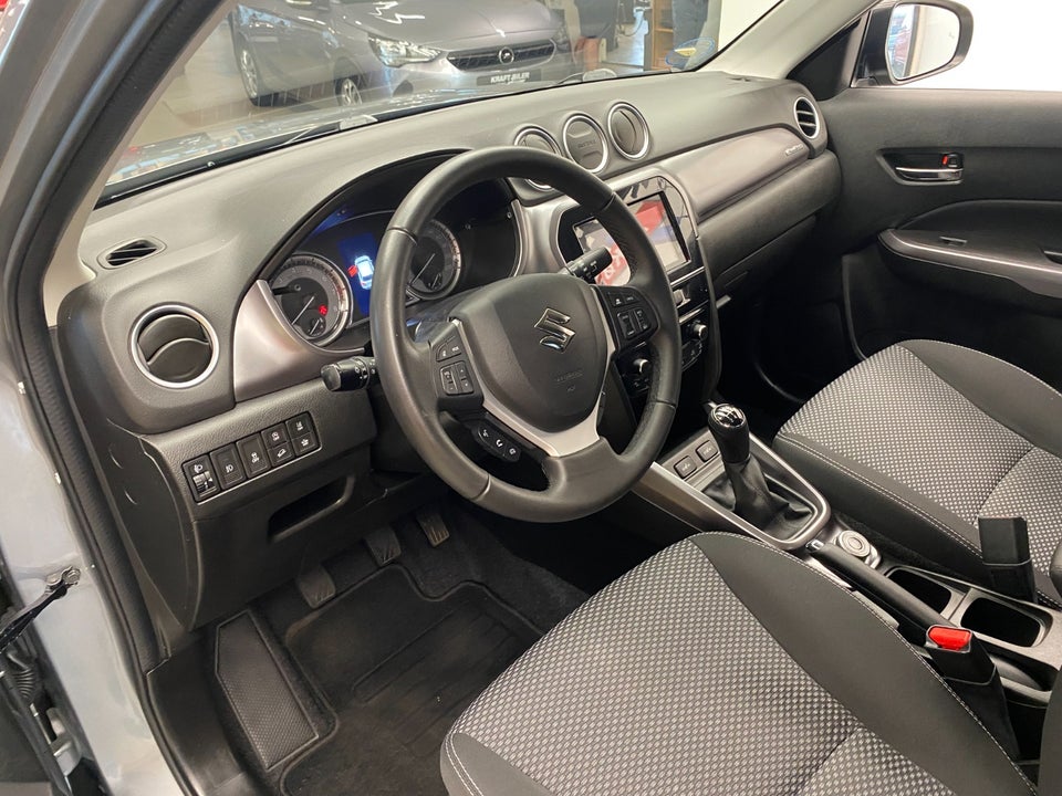 Suzuki Vitara 1,0 Boosterjet Active AllGrip 5d