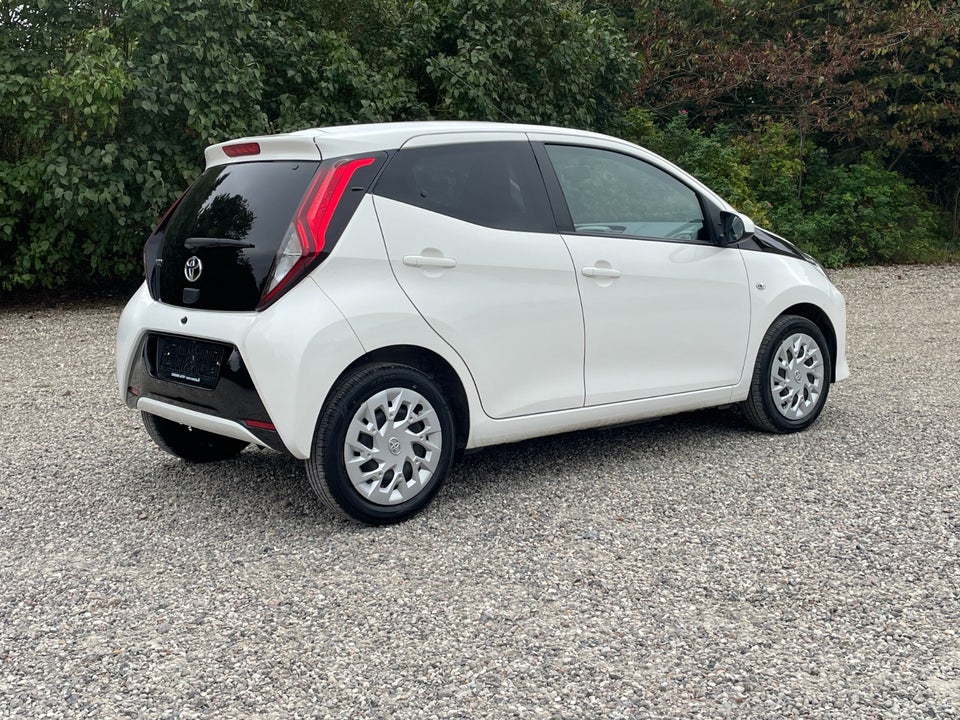 Toyota Aygo 1,0 VVT-i x-pression 5d