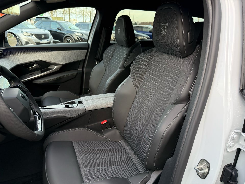 Peugeot e-5008 77 GT Pack 7prs 5d