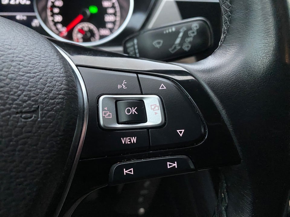 VW Touran 2,0 TDi 150 Comfortline DSG Van 5d