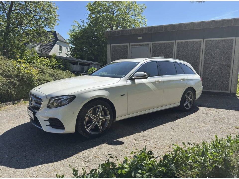 Mercedes E300 de 2,0 AMG Line stc. aut. 5d