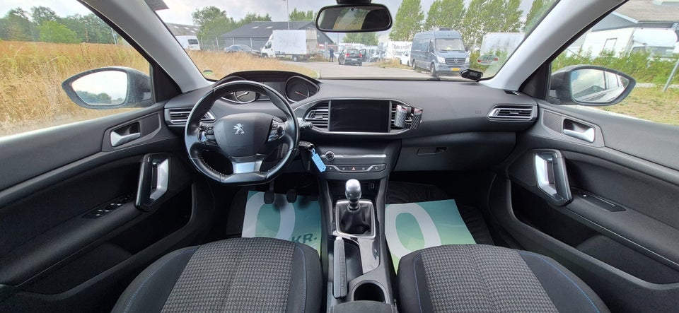 Peugeot 308 1,5 BlueHDi 130 Allure+ SW 5d